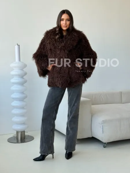 Коричневая шуба из ламы - фото 5