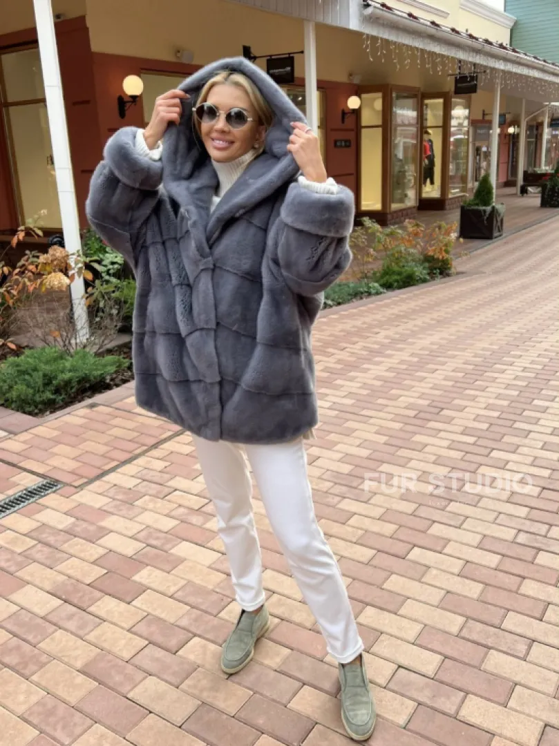 Норковое пончо с капюшоном - фото 3