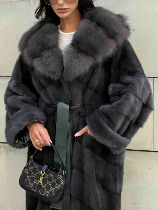 Длинная норковая шуба с капюшоном из меха куницы - цвет графит - фото 4