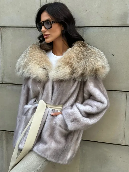 Полупальто из меха норки с капюшоном, отделка из меха рыси - цвет колотый лед - фото 10