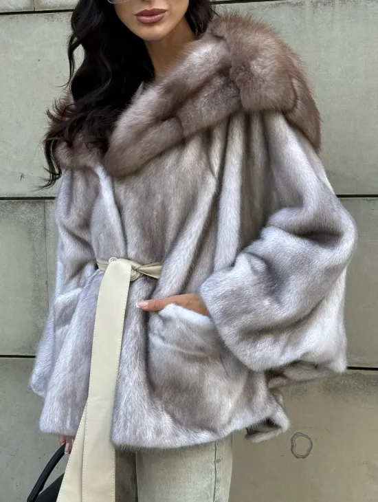 Шуба летучая мышь из меха норки с капюшоном куницы в технологии роспуск - фото 3