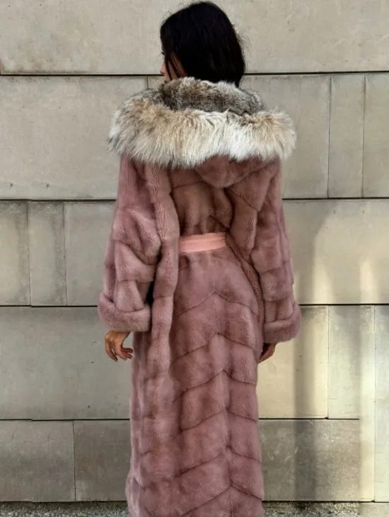 Шуба из натурального меха норки с капюшоном из рыси - цвет пудра - фото 8