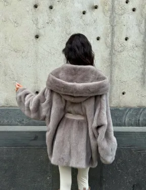 Шуба Oversize из меха цельной норки с капюшоном - фото 7