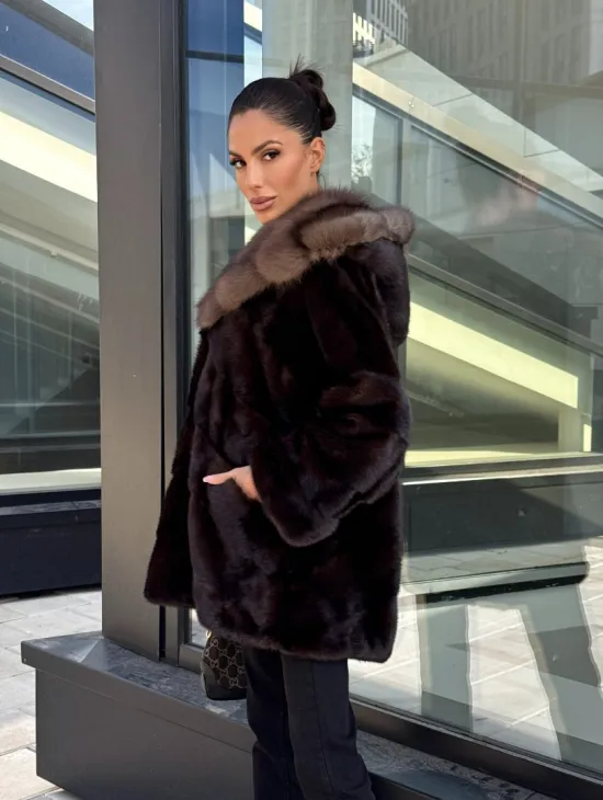 Шуба автоледи из меха норки с капюшоном куницы - шоколад - фото 5