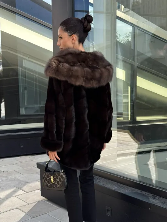 Шуба автоледи из меха норки с капюшоном куницы - шоколад - фото 7