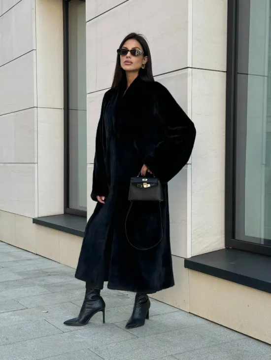 Меховое пальто из аукционного меха норки SAGA FURS, V-образный воротник - фото 0