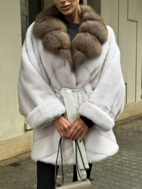 Шуба Oversize из норки с потайным поясом и английским воротником из меха куницы - фото 5