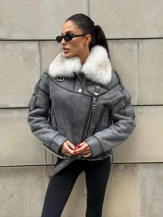 Стильная косуха-дубленка Vintage Grey с воротником из меха песца со шнуровкой на спине - фото 11