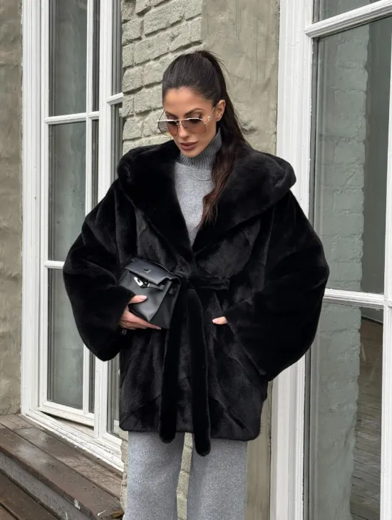 Шуба из канадской норки с капюшоном кобра, фасон летучая мышь - фото 8