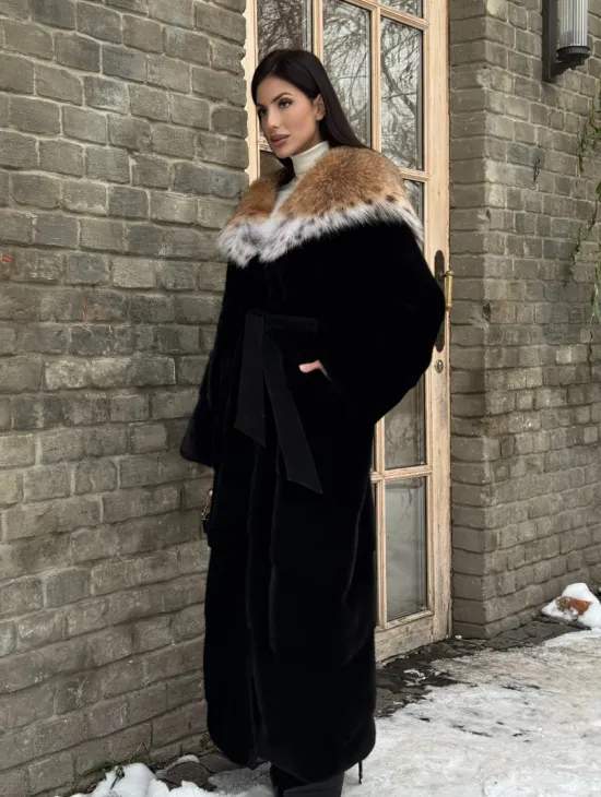 Черная длинная шуба из норки с капюшоном из меха рыси - фото 7