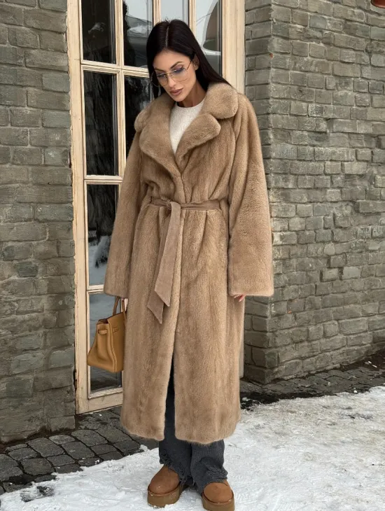 Удлиненная стильная шуба кимоно из скандинавской норки английский воротник - фото 10