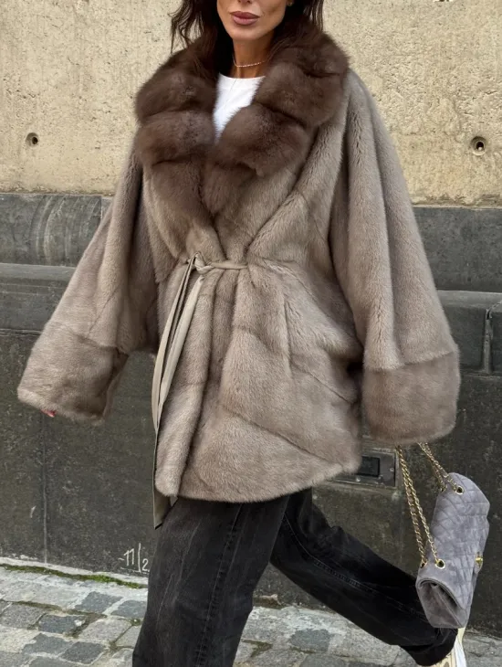 Полушубок норковый с воротником из куницы - в стиле оверсайз - фото 5
