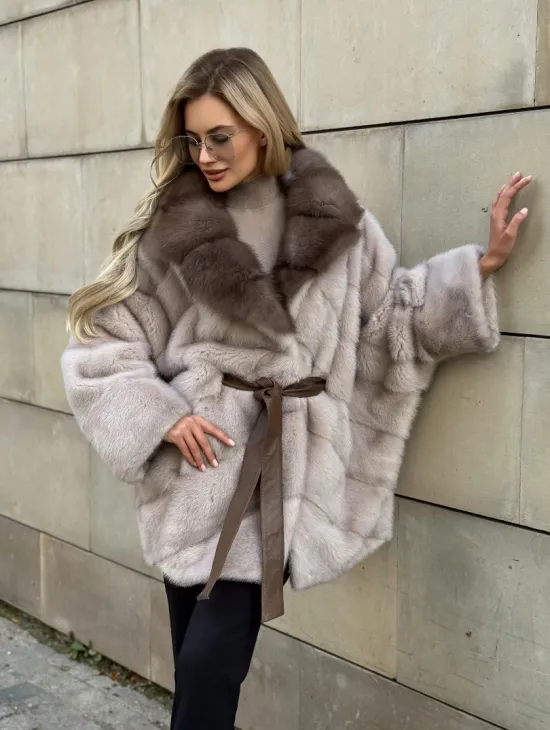 Шуба норковая летучая мышь с воротником куницы - фото 3