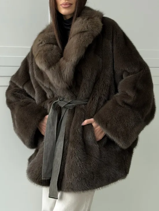 Шуба норковая летучая мышь с воротником из куницы - цвет хаки - фото 4