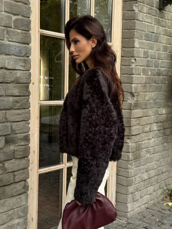 Укороченная шуба из овчины калган - фото 7