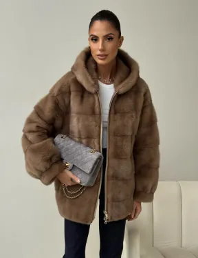 Бежевая норковая куртка с капюшоном - фото 6