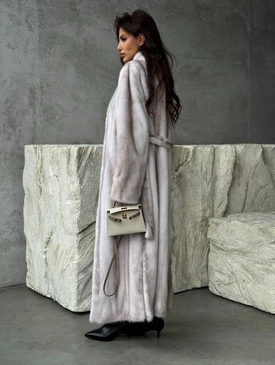 Светлая шуба из натуральной скандинавской норки - фото 8