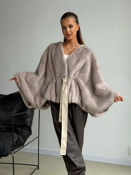 Женская шуба в стиле 