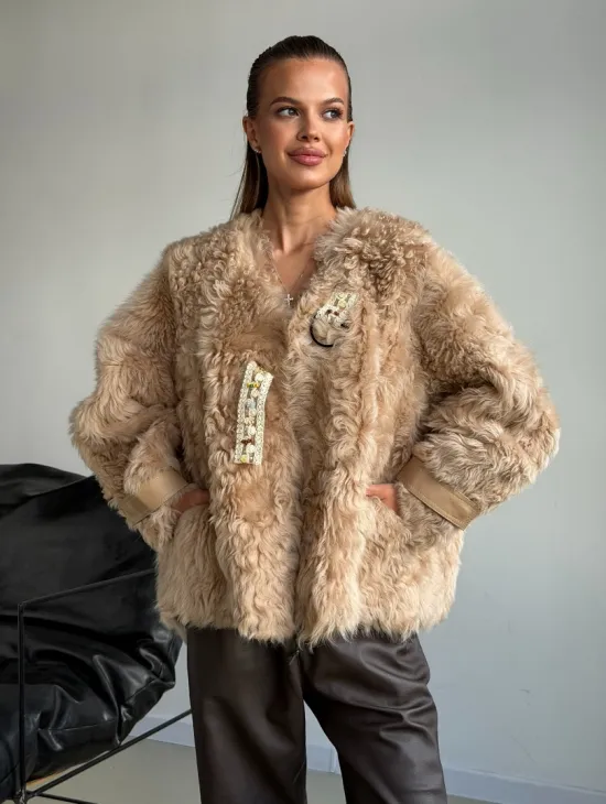 Короткая куртка из овчины - фото 6