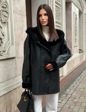 Женская дубленка с капюшоном - фото 4