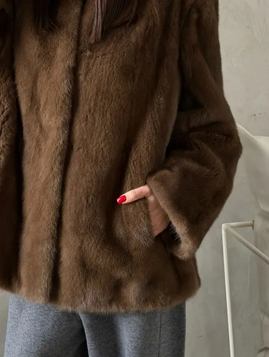 Шуба женская из меха норки - фото 1