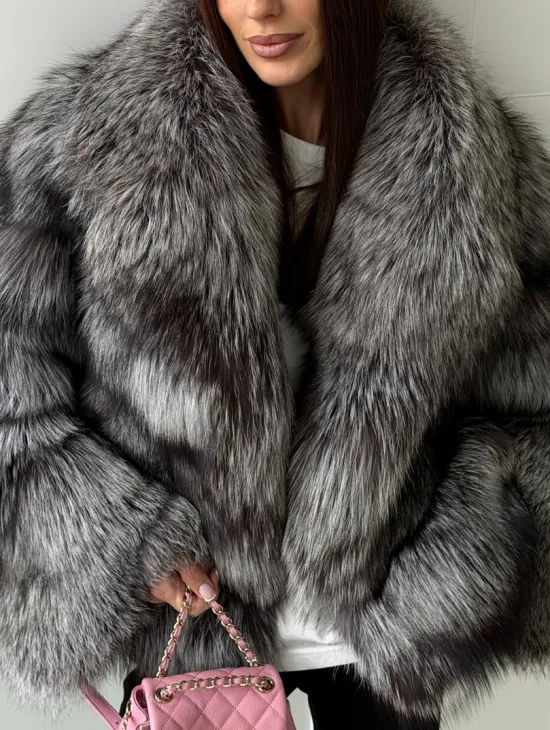 Полушубок из натурального меха чернобурки - фото 1