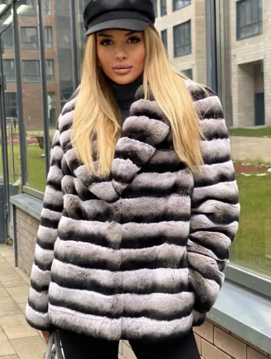 Укороченная шиншилловая шуба из меха орилага - фото 0