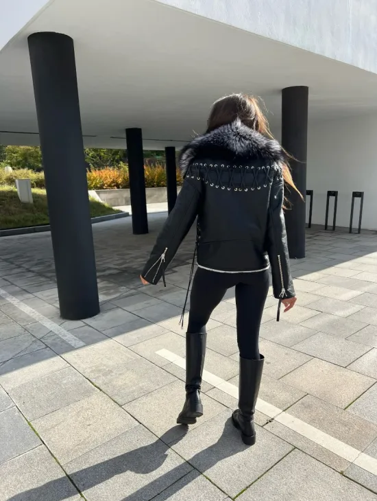 Авиатор из натуральной кожи с воротником из чернобурой лисы - фото 9