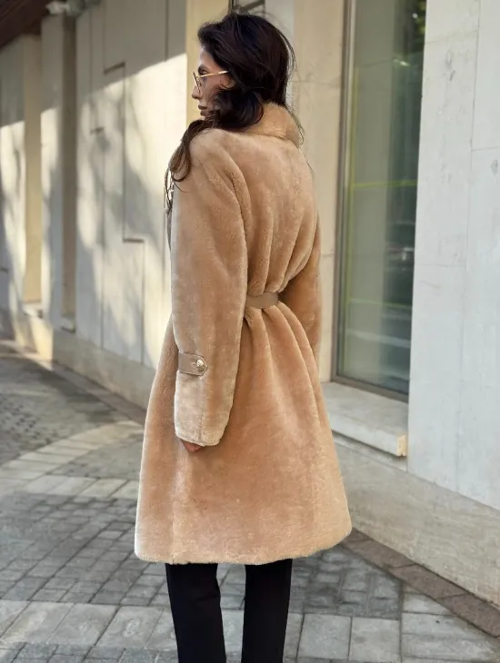 Дубленка из овчины с норковым воротником - цвет бежевый - фото 4