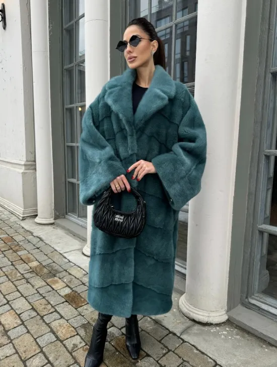 Шуба из меха норки в стиле Oversize - цвет тиффани - фото 9